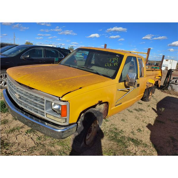 1988 Chevrolet 3500 Pickup VIN: 2GCGC39K4J1272410