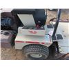 Image 3 : Grasshopper 721D diesel riding mower runs/drives/ 2040 hrs 61" blade has keys