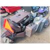 Image 4 : Grasshopper 721D diesel riding mower runs/drives/ 2040 hrs 61" blade has keys