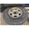Image 5 : 2 6 bolt GM / chevy rims with worn 265-70-R17 tires