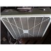 Image 2 : box  fan