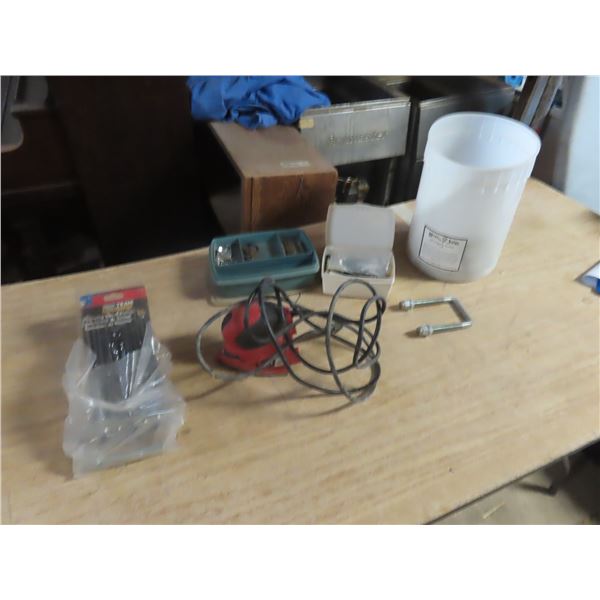 lot of assorted hardware