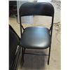 Image 2 : 4 folding chairs