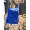 Image 2 : blue snow shovel