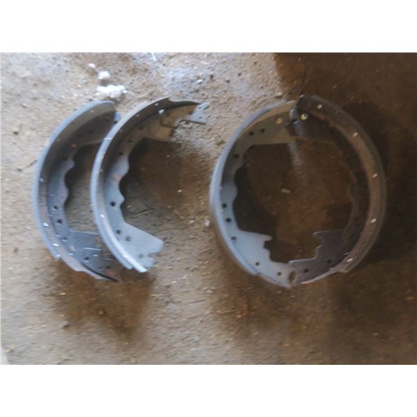 2 sets of 80s ford brake shoes