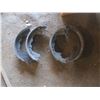 Image 2 : 2 sets of 80s ford brake shoes