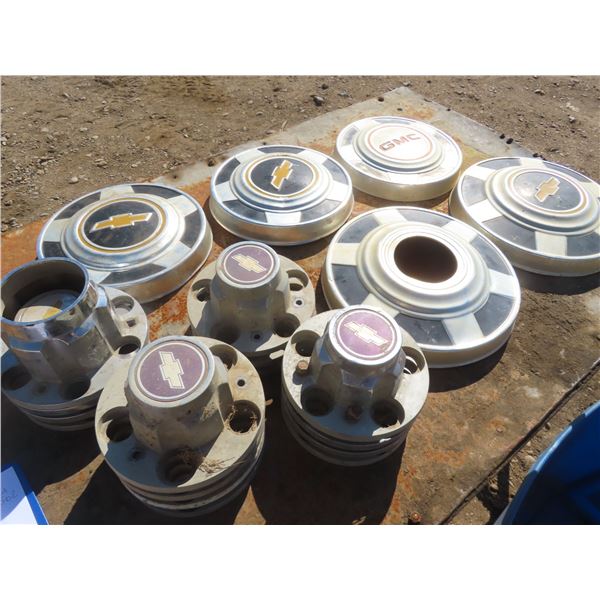 chevy GM dog dish , hub covers , wheel hub covers