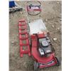Image 2 : ramp and lawn mower *untested*