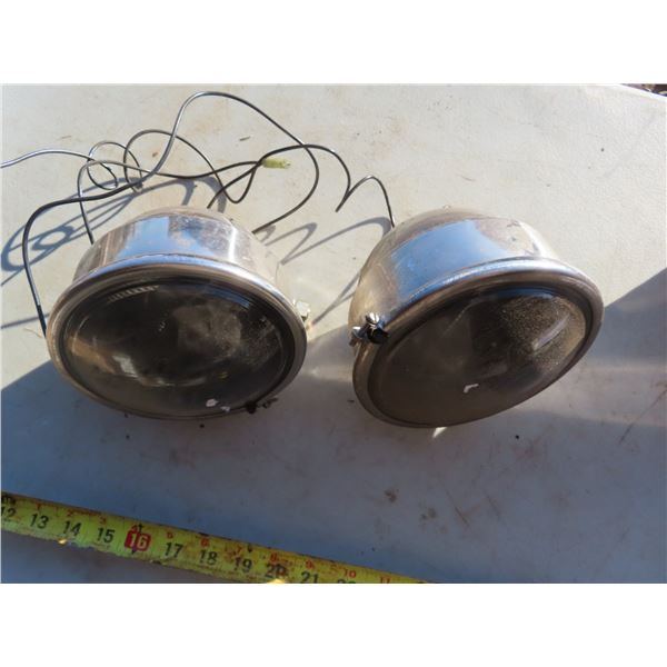 pair of per lux lights with hardware