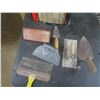 Image 1 : cement working tools