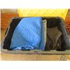 Image 1 : tote with 4 moving blankets