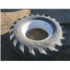 Image 1 : 18.4-30 tractor tire