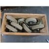 Image 2 : box of casters