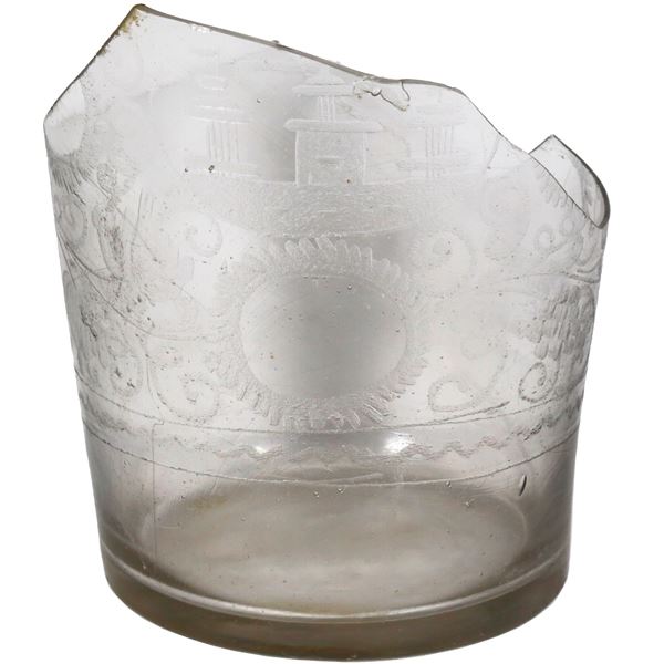 Bottom part of a large glass pitcher etched with floral pagoda scene, ex-Guadalupe and Tolosa (1724)