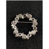 Image 2 : Vintage Wreath Rhinestone Brooch