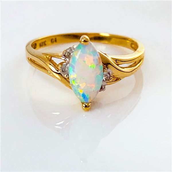 10k yg Diamond & Opal Fashion Ring