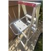 Image 3 : 5 Foot Aluminum A- Frame Ladder