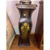 Image 2 : Decorative Side Table w/ Floral Prints 12x33 & Roman Style Lamp 26T
