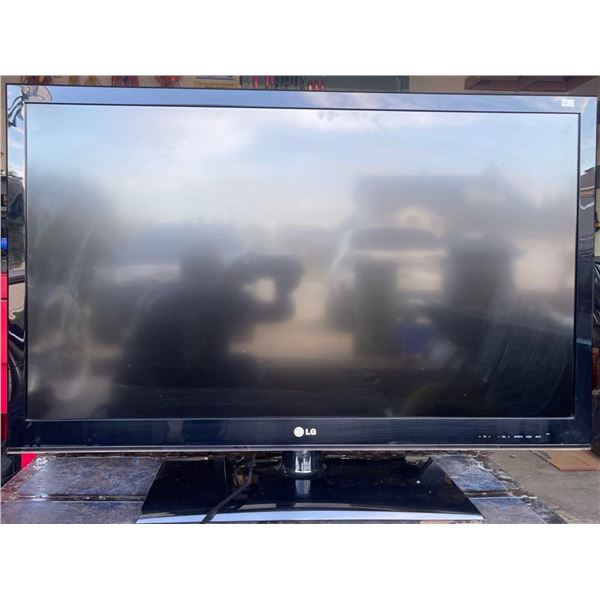 LG 42" Flat Screen Television Mo.42LV3500