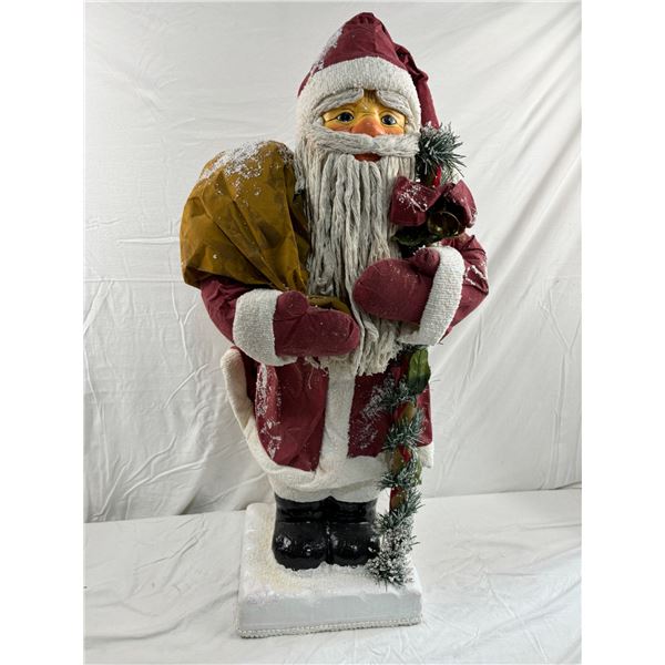 Santa Claus Statue