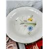 Image 3 : Assortment of Kitchen Servingware
