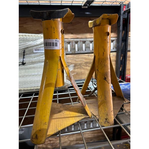 Set of adjustable Axle Jacks