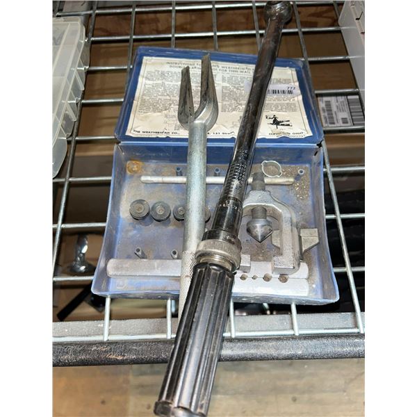 Flange Tool with ball joint tool and torque wrench