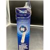 Image 3 : Oral B Pro 100 Power Toothbrush, battery powered
