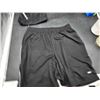 Image 2 : Amazon Basics Athletic Shorts (M)