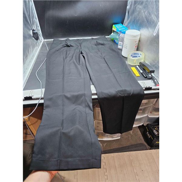 Haggar Cool 18 Pro Men's Dress Pants Size:38x34