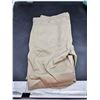 Image 3 : Amazon Essentials Khaki Shorts (42)