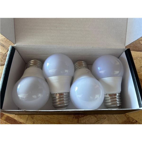 JandCase 4 pack of LED light bulbs