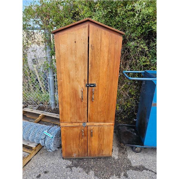 Cajun Injector Digital Electric Smoker in Wooden Cabinet