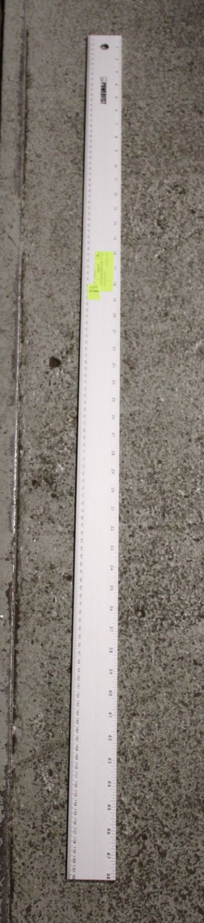 100 FT. MEASURING TAPE + 1 - 4 FT METAL RULER