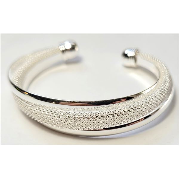 16)  SILVER TONE SHINEY & MESH .5" WIDE CUFF STYL