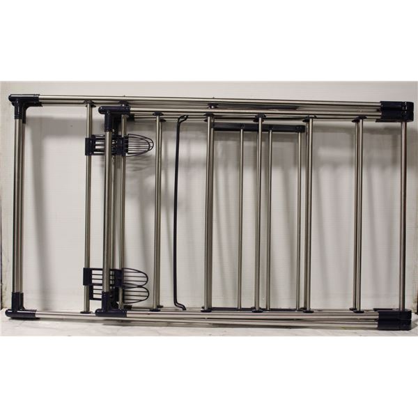 FREESTANDING WIRE DRYING RACK - NEW