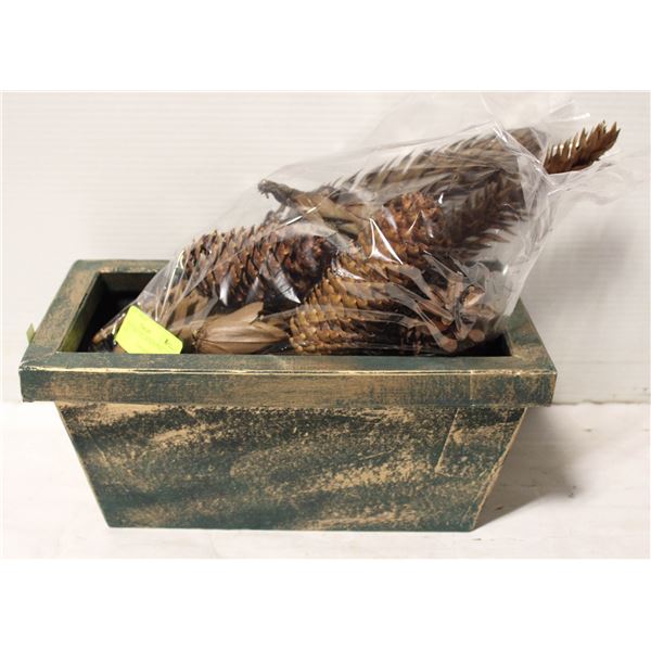 SET OF  ACORN DECORATIONS - NEW