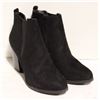 Image 1 : NEW SZ 9 CHARLIE PAIGE FAUX BLACK SUEDE SIDE ZIP