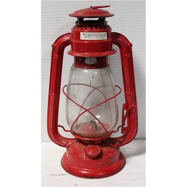 VINTAGE OIL LANTURN