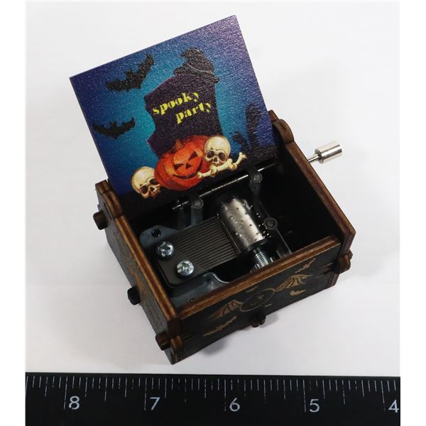 NEW HALLOWEEN THEME CRANK MUSIC BOX PLAYS