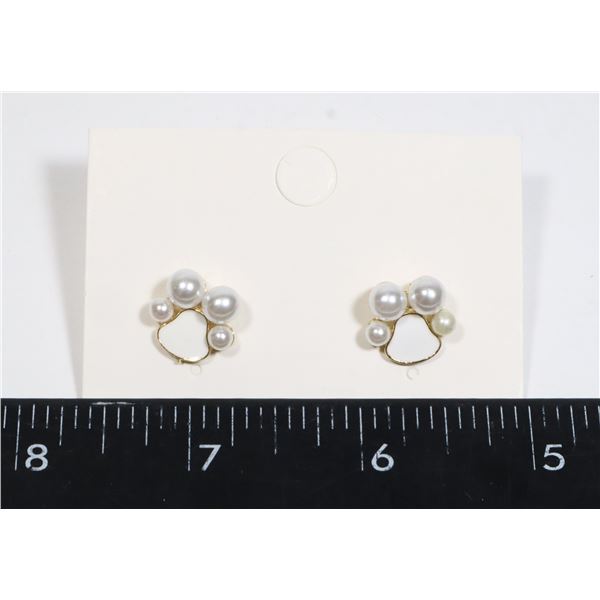 NEW FAUX PEARL PAW PRINT STUD EARRINGS. POST