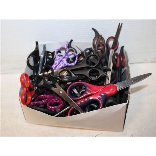 LOT OF 50 PROFESSIONAL HAIR CUTTING SCISSORS INCL.