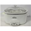 Image 1 : LARGE WHITE SLOW COOKER