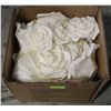 Image 1 : BOX OF WHITE FAUX ROSE LIGHT WEIGHT WALL