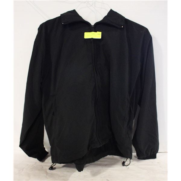 B&W COLLECTION TRACKSUIT SMALL - NEW