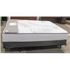 Image 1 : FLOOR MODEL SEALY POSTURE-PEDIC PLUS