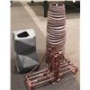 Image 1 : SHOWHOME DECOR; 2 ABSTRACT VASES & BRIDGE BOOKENDS