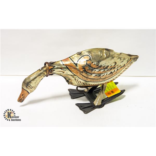 1924 LOUIS MARX WIND UP DUCK-WORKS 9X4.5