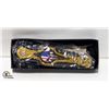 Image 1 : 8" PUNISHER GOLDTONED FOLDING KNIFE