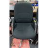 Image 1 : BLACK ROLLING OFFICE CHAIR